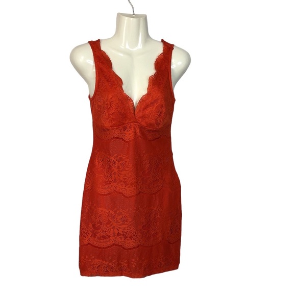 Zara Dresses & Skirts - Zara Trafalgar women’s sleeveless v neck fitted mini dress side zip lacy floral